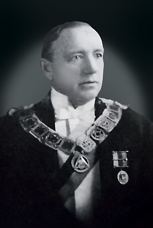 1923